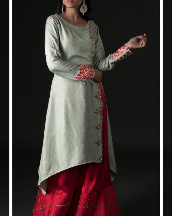 Red & Green Long Kurta with a high slit & flared palazzo (SC2004)