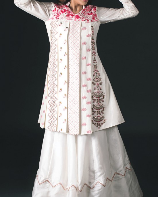 Off-White Panelled A-line Kurta with Palazzo. (SC1013)