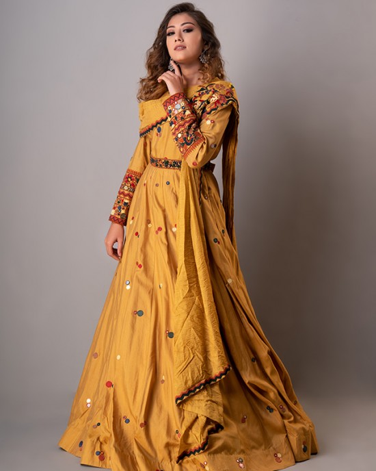 Mustard Gown paired with the Belt(REM1012)