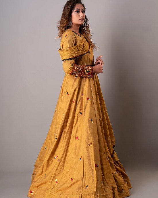 Mustard Gown paired with the Belt(REM1012)