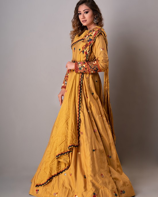Mustard Gown paired with the Belt(REM1012)